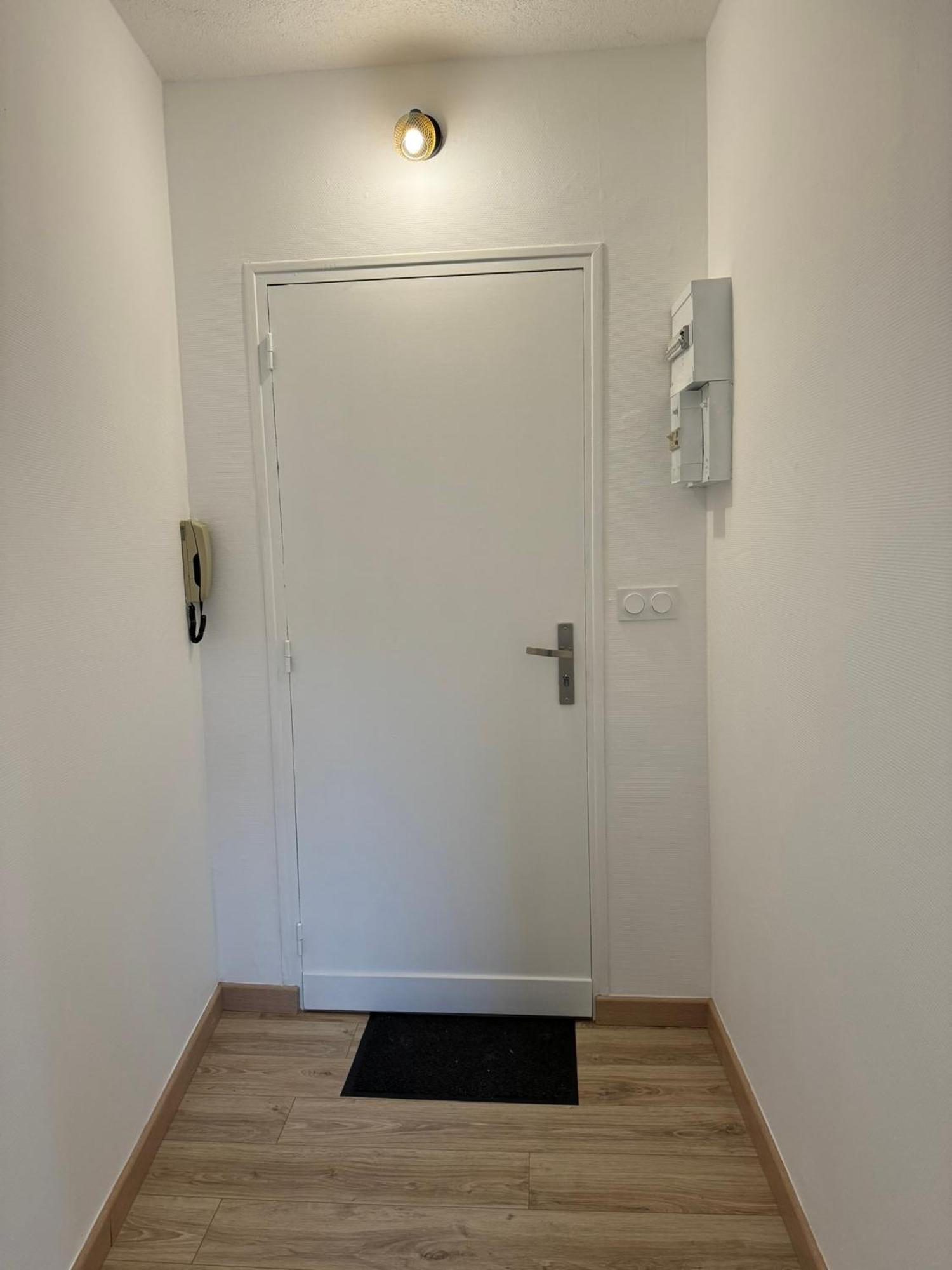 2eme Etage - Centre-ville - Local Velos Disponible