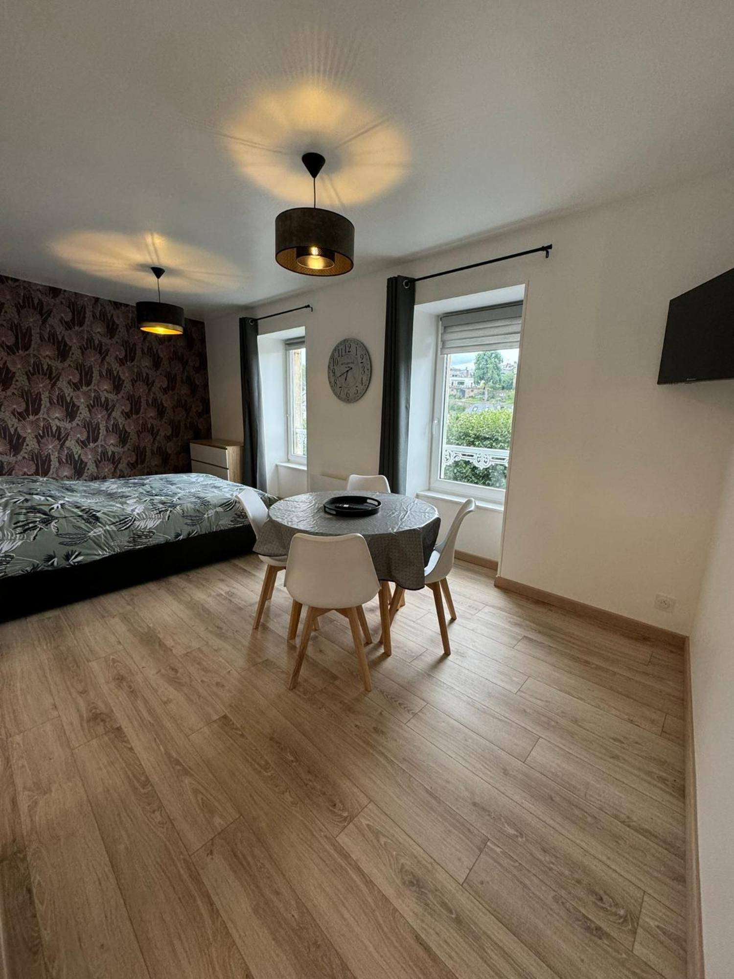 2eme Etage - Centre-ville - Local Velos Disponible